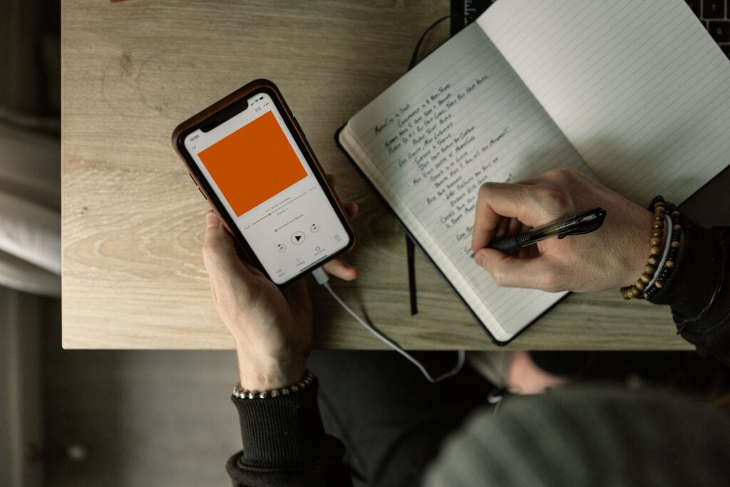 Why Effective Listening Beats Talking Every Time - Advice That Works by @WorkedForMeBook and Jeff Burgess #advice #listening #business 