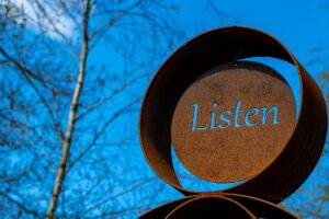 Why Effective Listening Beats Talking Every Time - Advice That Works by @WorkedForMeBook and Jeff Burgess #advice #listening #business