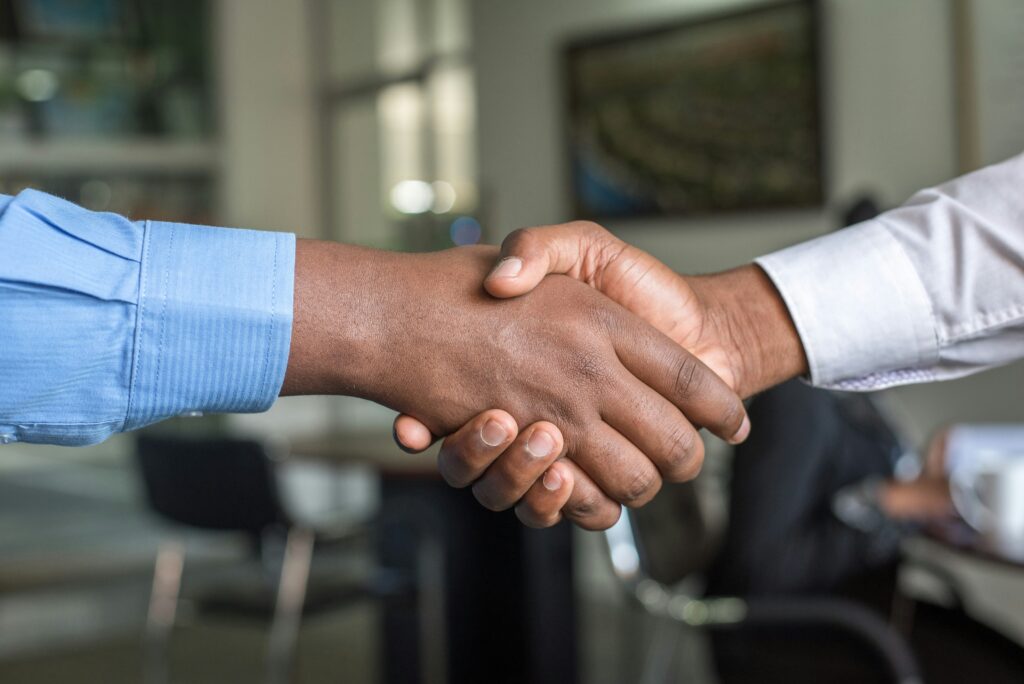 The Art of Selling: Why Trust and Confidence Win in Business Every Time by @ItWorkedForMeBook by Jeff Burgess #selling #trust #confidence